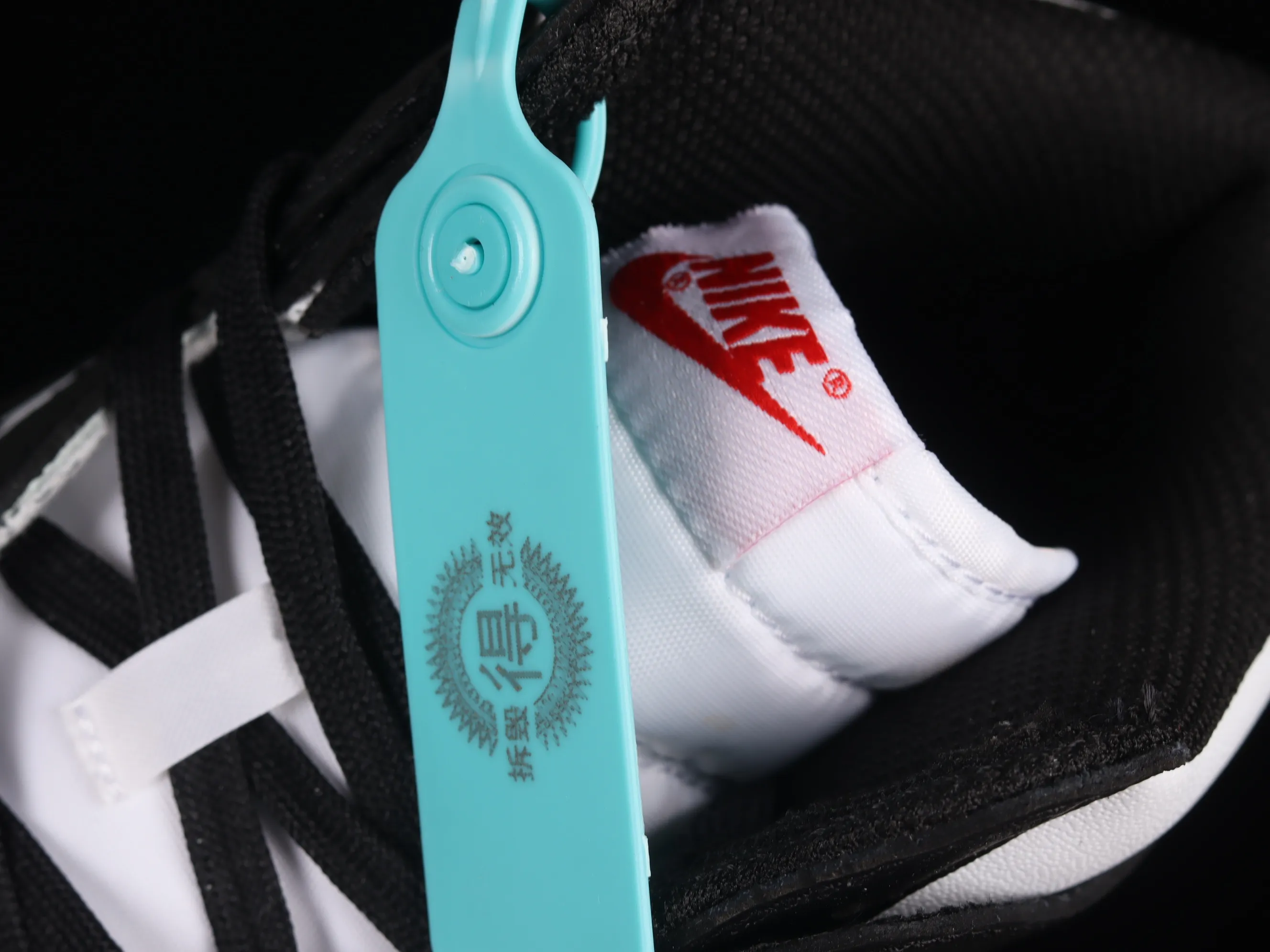 All Categories Nk SB Dunk Series Nk Dunk SB High High-top sneakers Nk SB Dunk High Black and white Panda SB smashed backboard high-top sneakers DD1399-105